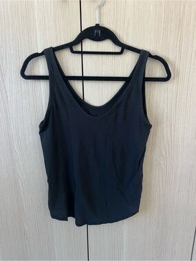 Everlane Black Scoop Neck Tank Top